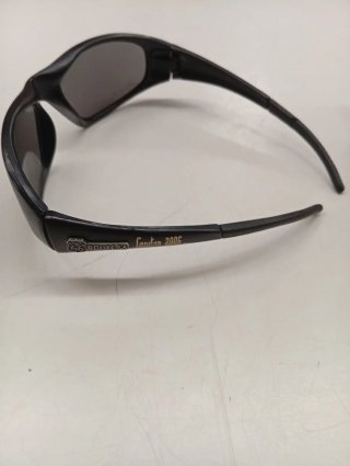 Gafas de sol negras y grises