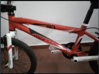 Bicicleta BMX Roja