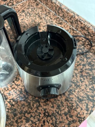 Licuadora Argom con vaso de plástico