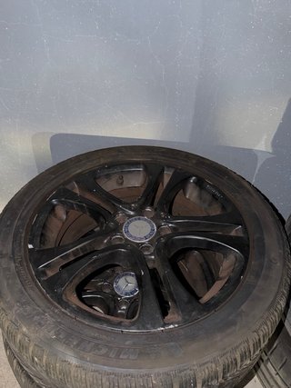 LLANTAS MERCEDES-BENZ 17” NEGRAS + NEUMÁTICOS