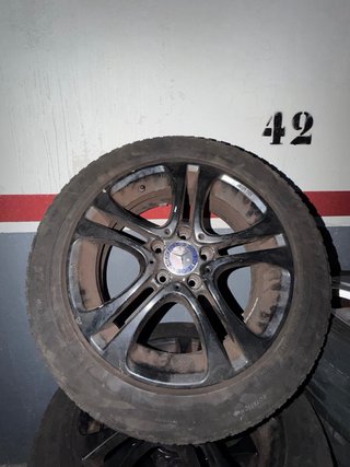 LLANTAS MERCEDES-BENZ 17” NEGRAS + NEUMÁTICOS