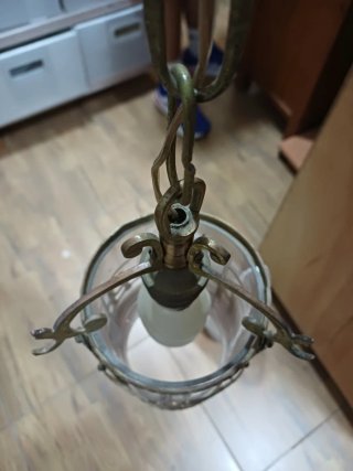 Lámparas antiguas de cristal y metal