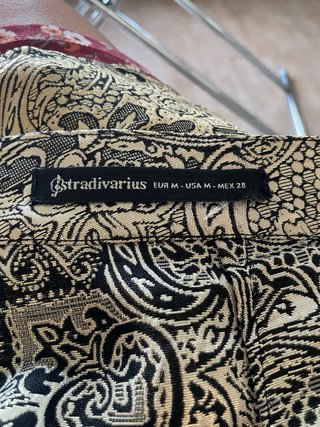 Falda pantalón dorada y negra