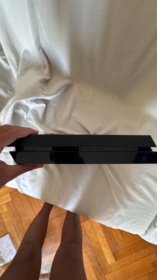 PlayStation 4 500GB + 2 Controller