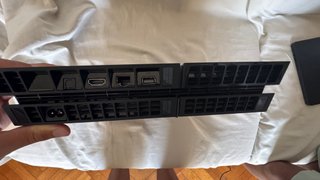 PlayStation 4 500GB + 2 Controller
