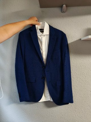 Traje juvenil, azul con camisa blanca