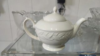 Cafetera de porcelana inglesa beige