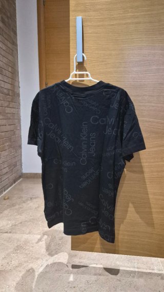 Camiseta Calvin Klein Jeans Negra