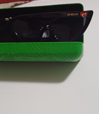 Occhiali da sole Moschino neri con custodia