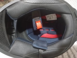Casco de moto negro