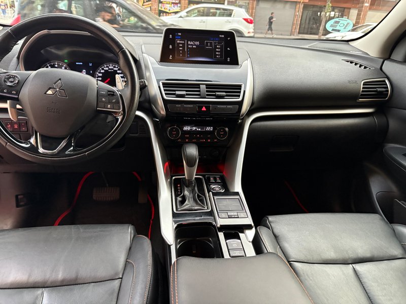 Mitsubishi Eclipse Cross 2018, foto 18