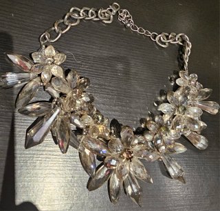 Collar fantasía flores cristal plata