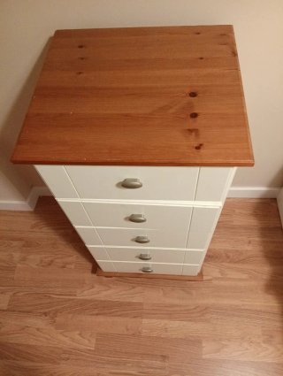 Sinfonier blanco y madera