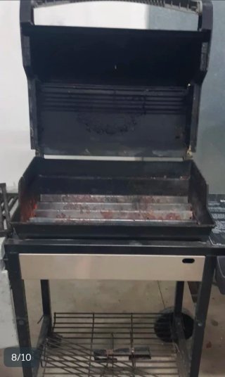 Barbacoa de gas Weber negra y plateada