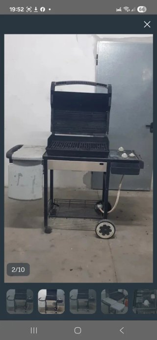 Barbacoa de gas Weber negra y plateada