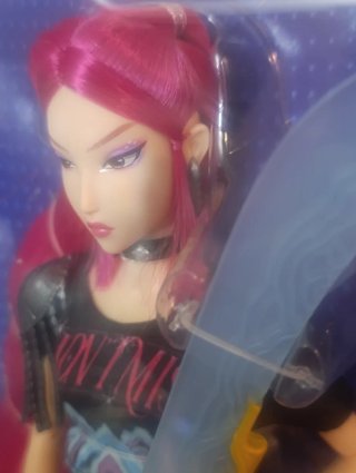 Muñeca Kpop Demon Hunters Huntrix Mira