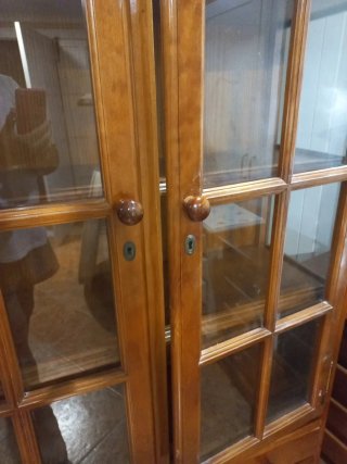 Vitrina Provenzal Pino Avellana