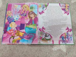 Barbie la historia de la película. Una Navidad ...