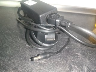 Adaptador Enchufe 12V CC para todo.