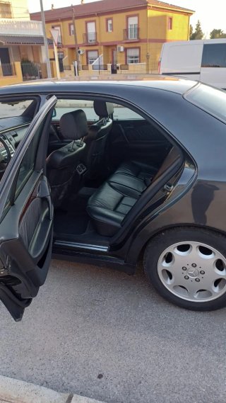 Mercedes-Benz E320 W210