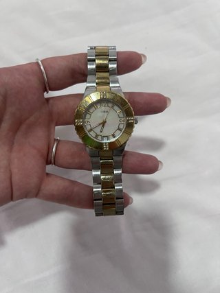 Reloj Guess Bicolor Dorado y Plateado Mujer