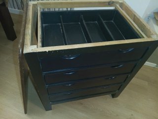 Cajonera de madera verde con 4 cajones