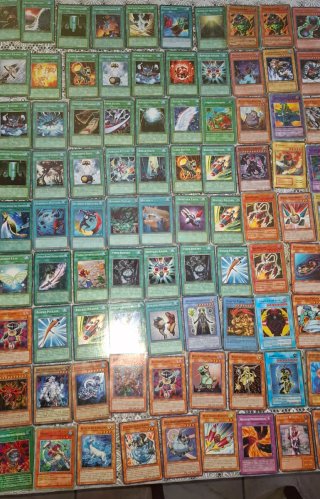 Lotto di carte Yu-Gi-Oh! - Diverse carte