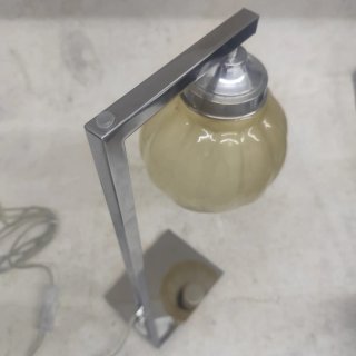 Candeeiro de mesa moderno metal e vidro