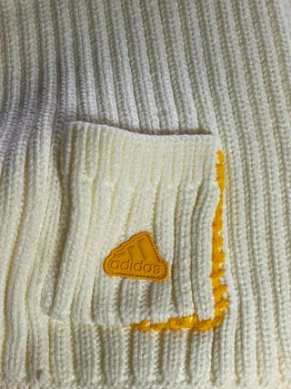 Conjunto Adidas Bufanda y Guantes Color Crema