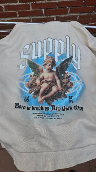 Sudadera Beige con Cremallera y Logo