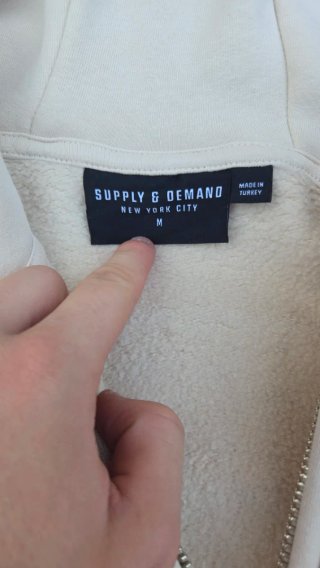 Sudadera Beige con Cremallera y Logo