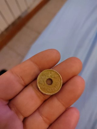 Monedas 1 de 100 pts y 2 de 25 pts