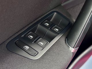 Volkswagen Golf Bluemotion Business & Navi 1.6 TDI 110cv
