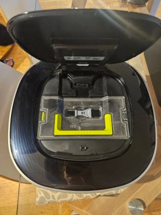 Aspiradora LG Hom-Bot Negra