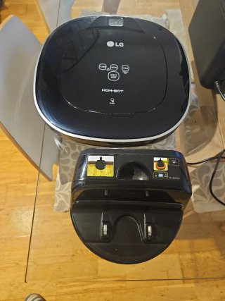 Aspiradora LG Hom-Bot Negra