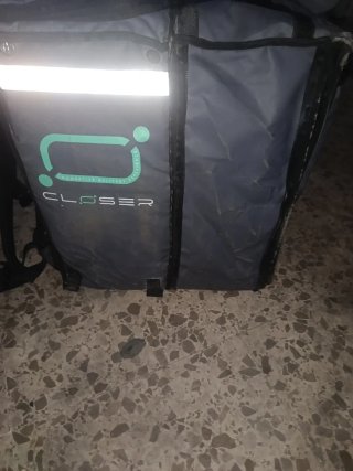 Mochila de reparto negra y gris