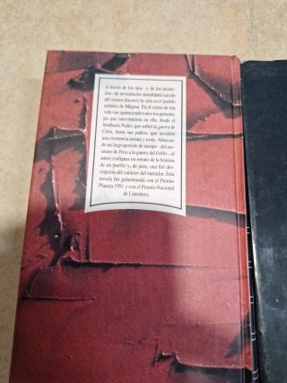 Cinco libros, literatura, historia y poesía.