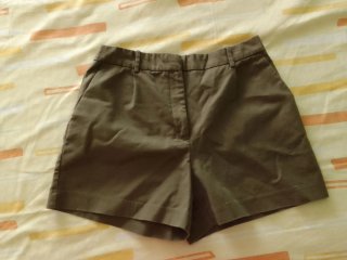 Pantalón corto hombre verde oliva