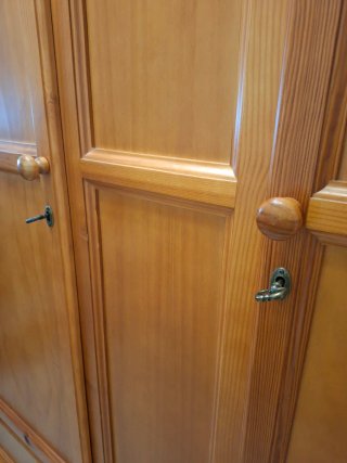 Armario de madera 2 puertas con llaves
