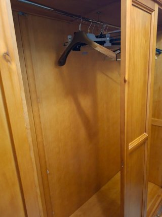 Armario de madera 2 puertas con llaves