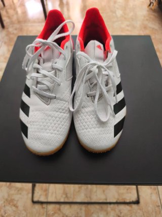 Zapatilla Fútbol Sala Adidas Blanca y Rosa