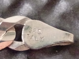 Cadena y crucifijo de plata
