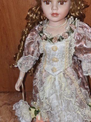Muñeca de Porcelana Decorativa