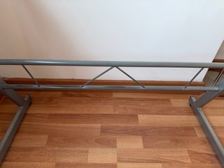 Mesa escritorio cristal y metal