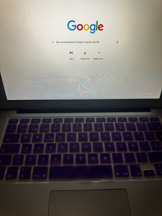MacBook Air 2017 Funciona perfectamente.