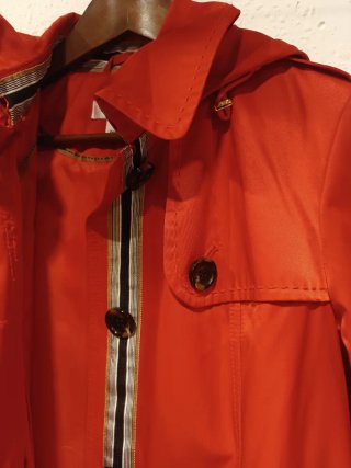 Gabardina Jones New York Roja Talla L