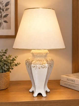 Lámpara de mesa cerámica dorada y blanca