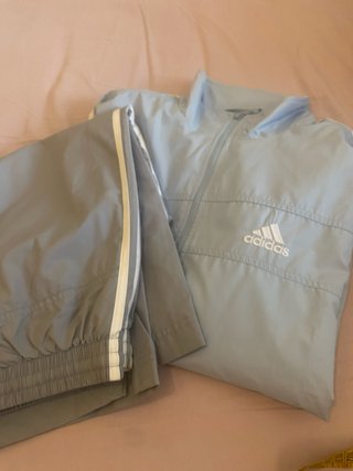 Conjunto chándal celeste y gris Adidas Talla L