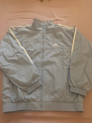 Conjunto chándal celeste y gris Adidas Talla L