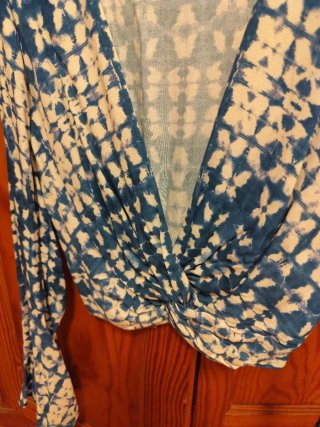 Blusa Zara manga larga azul y blanco